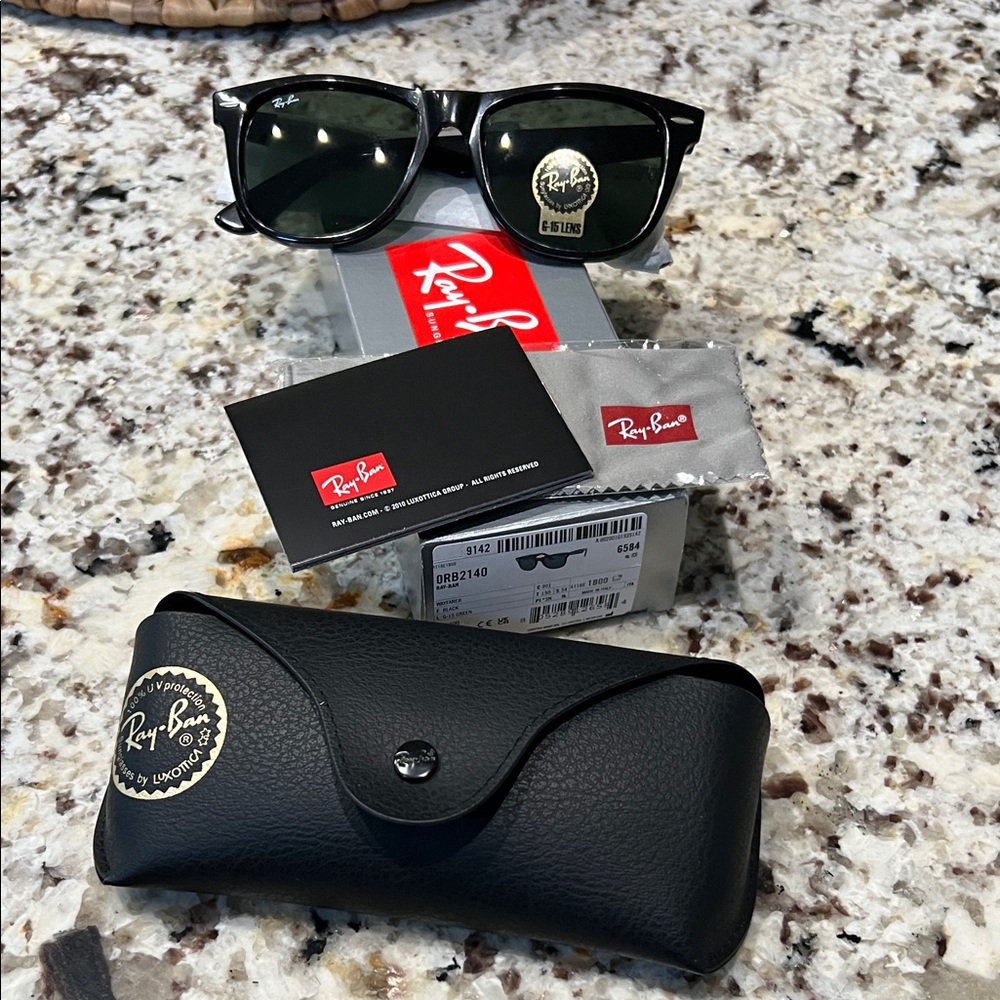 Ray-Ban Classic Black Sunglasses with Case